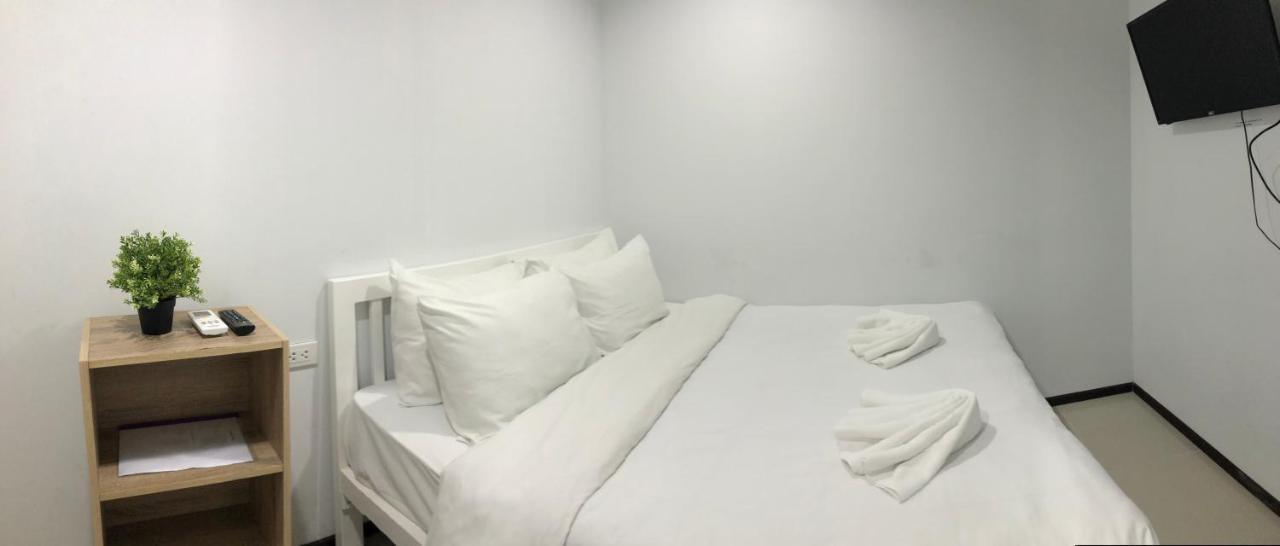 เอ็นเค เกสท์เฮ้าท์ 2 Hotel กรุงเทพมหานคร ภายนอก รูปภาพ